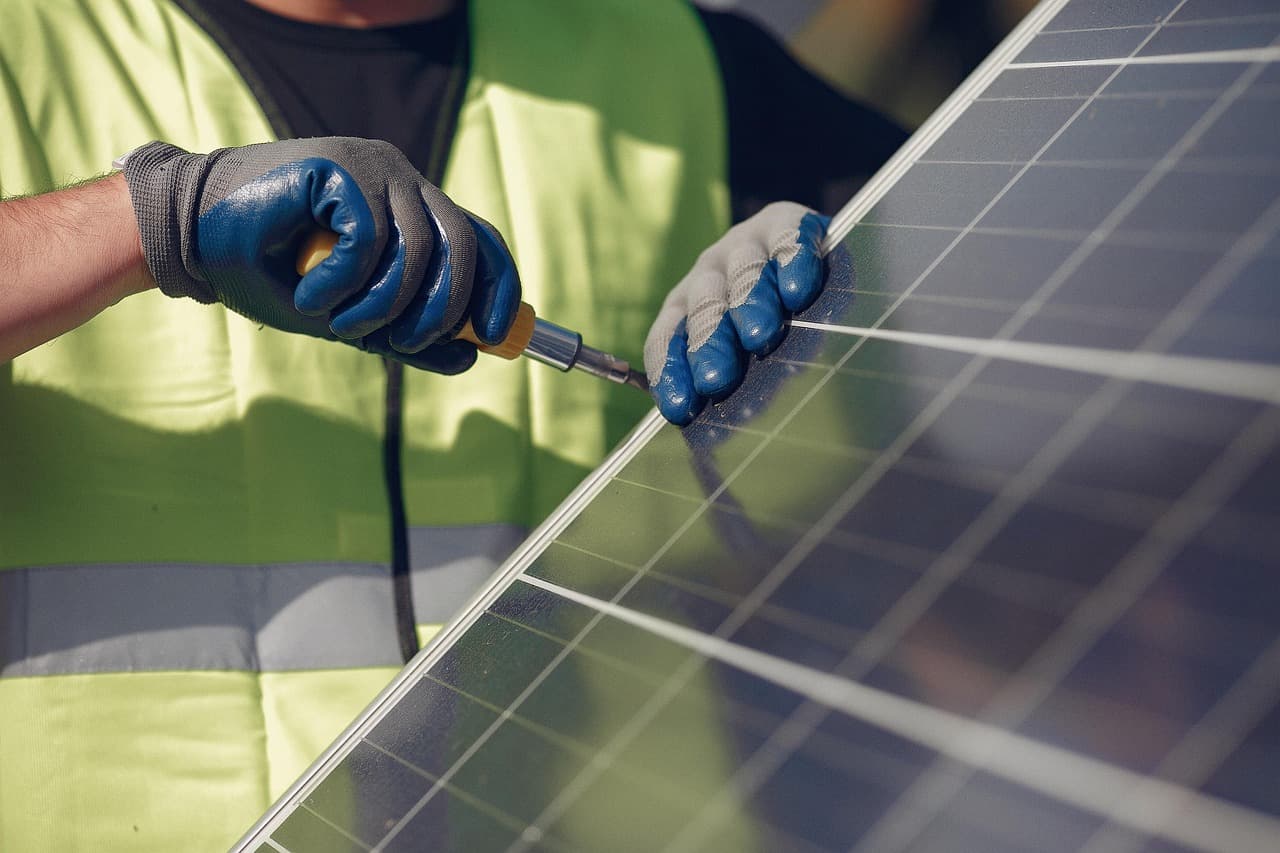 Solar panel installation in Deoband Muzaffarnagar Saharanpur